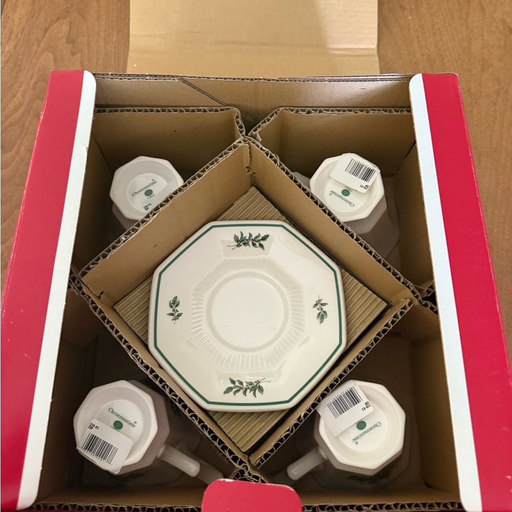 Nikko Christmastime Cups & Saucers